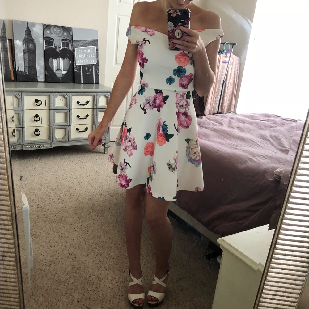 MinkPink White Fit & Flare Floral Dress - Size S